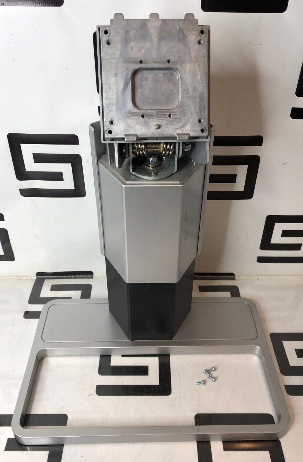 Used Barco MDCC-6130 Display K9302060A Pedestal Stand Monitor Coronis Fusion 6MP 30"