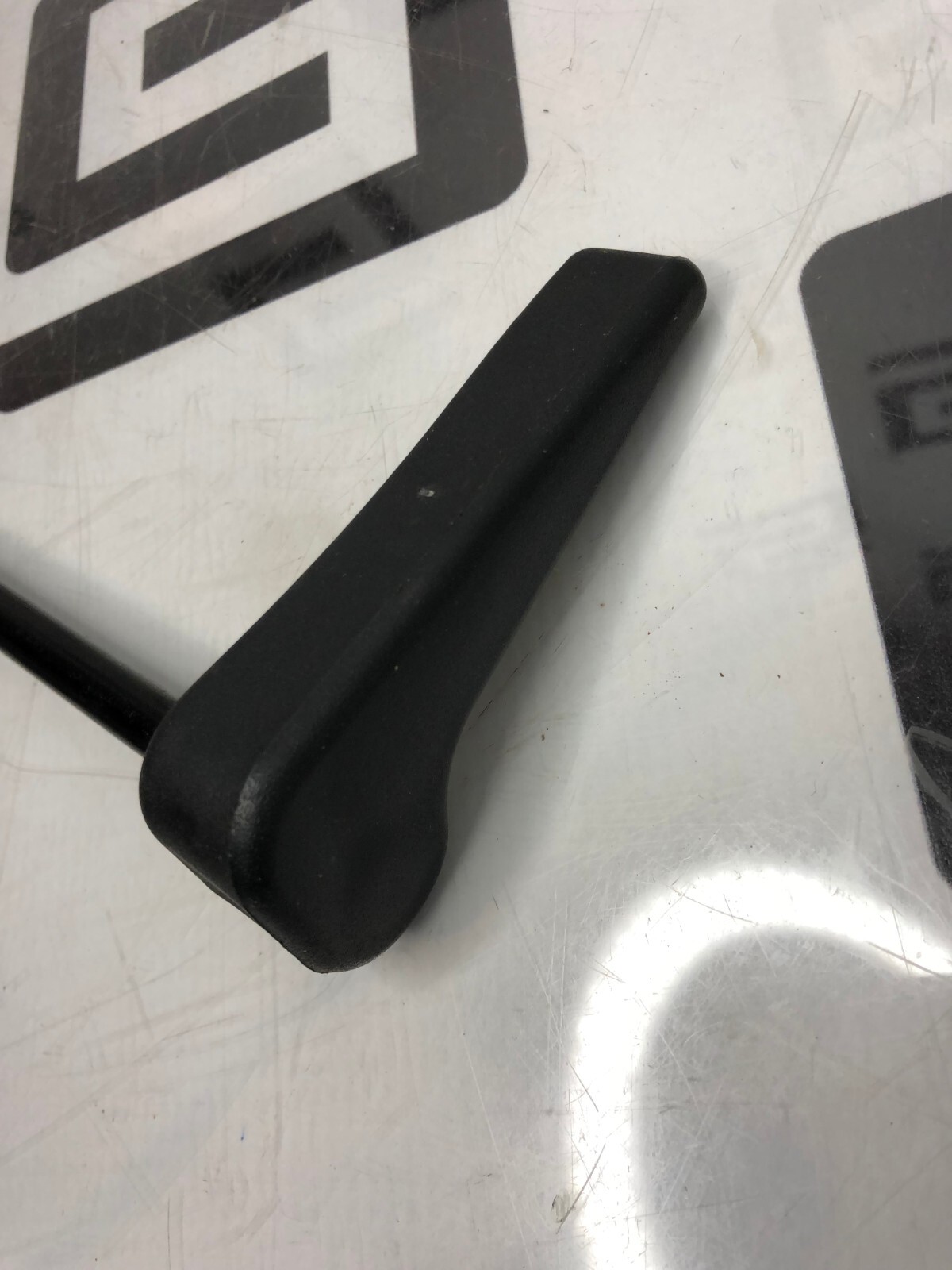 Used MIDMARK RITTER 404 Exam Table Left Hand Handle Assembly LH 053-0230-01 7 Shaft