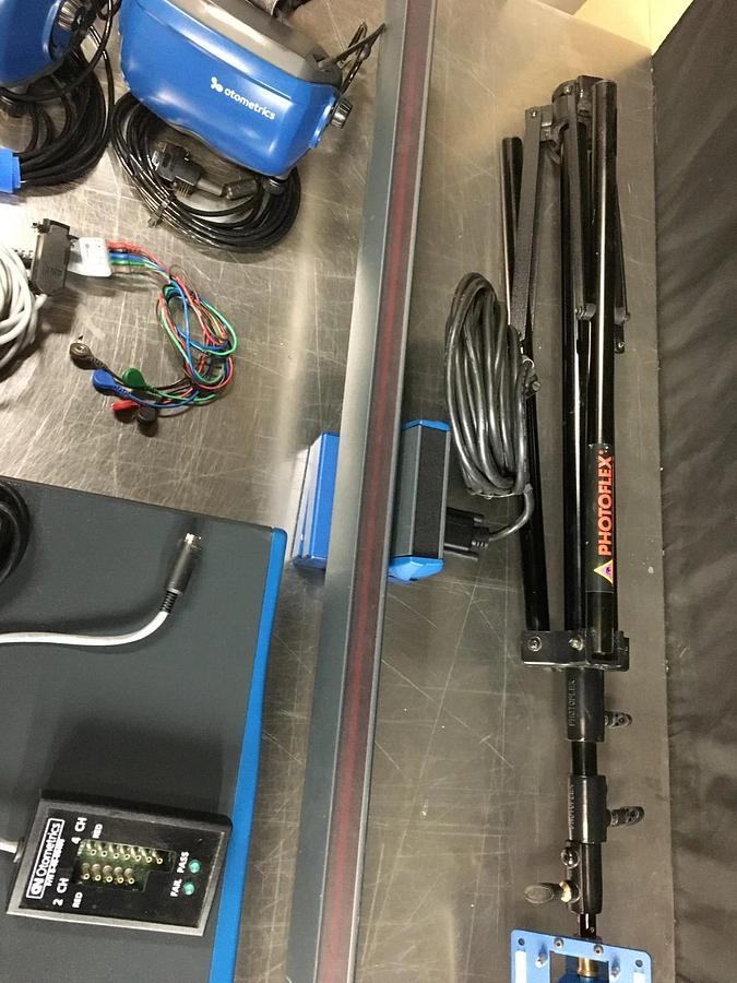 Used GN Otometrics ICS VNG/ENG Chartr 200 Module Goggles LB-200 Lightbar