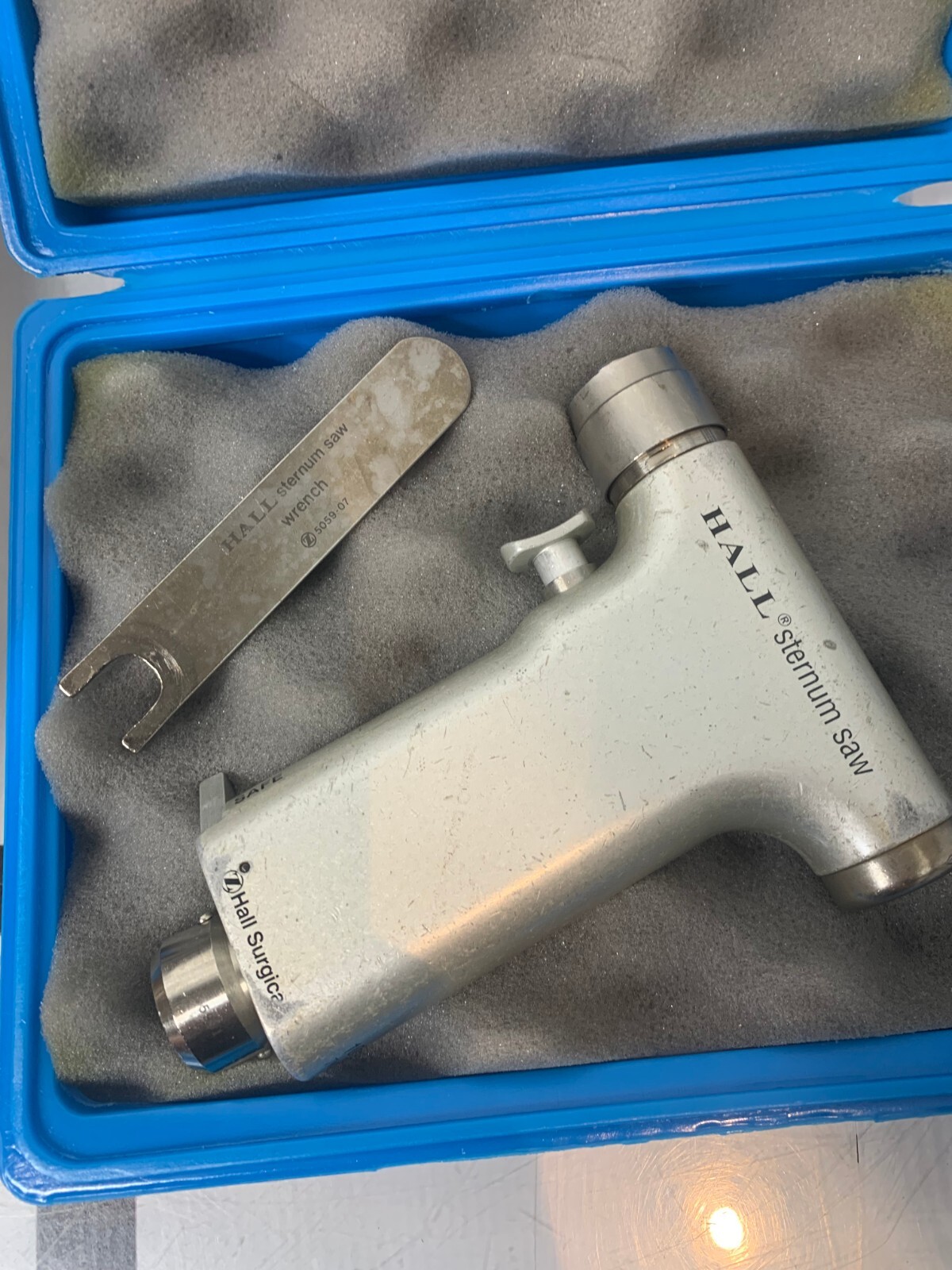 Used Hall 5059-05 Sternum Saw Surgical Handpiece w/ Case & 5059-07 Wrench WARRANTY