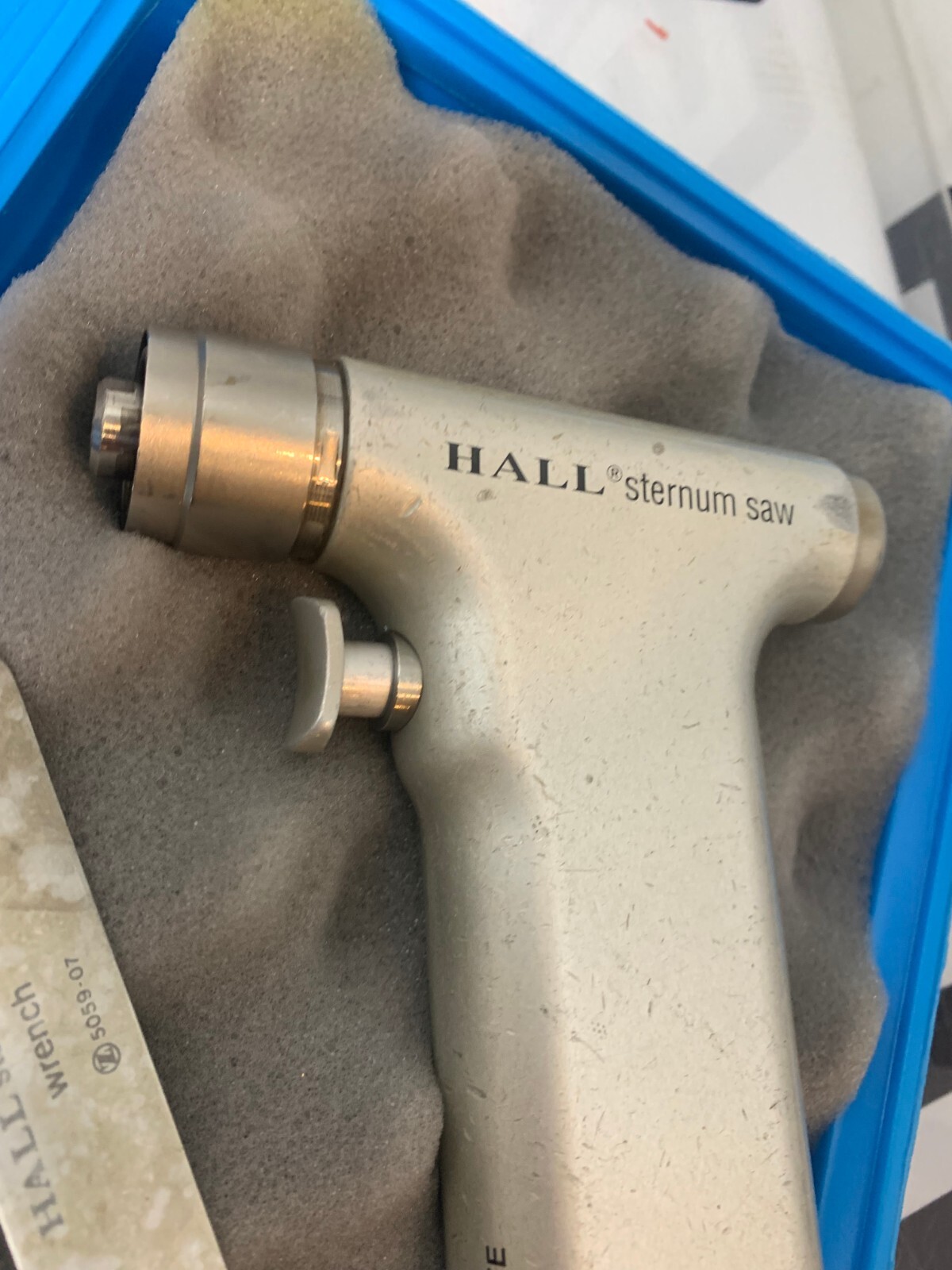Used Hall 5059-05 Sternum Saw Surgical Handpiece w/ Case & 5059-07 Wrench WARRANTY
