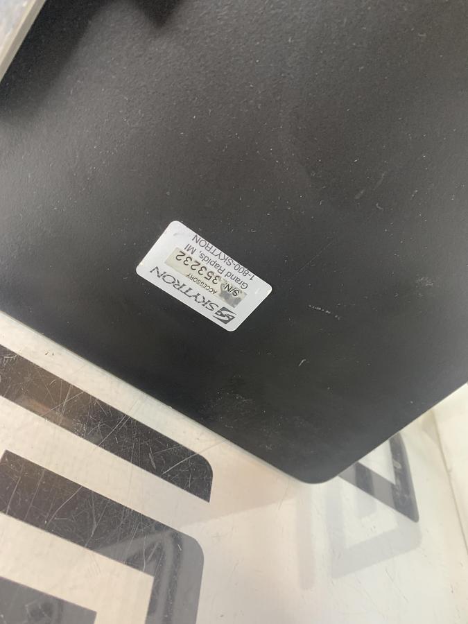 Used Skytron Power Grip Universal Split Leg P/N 4-030-60 Power Grip Left Right Support 3603