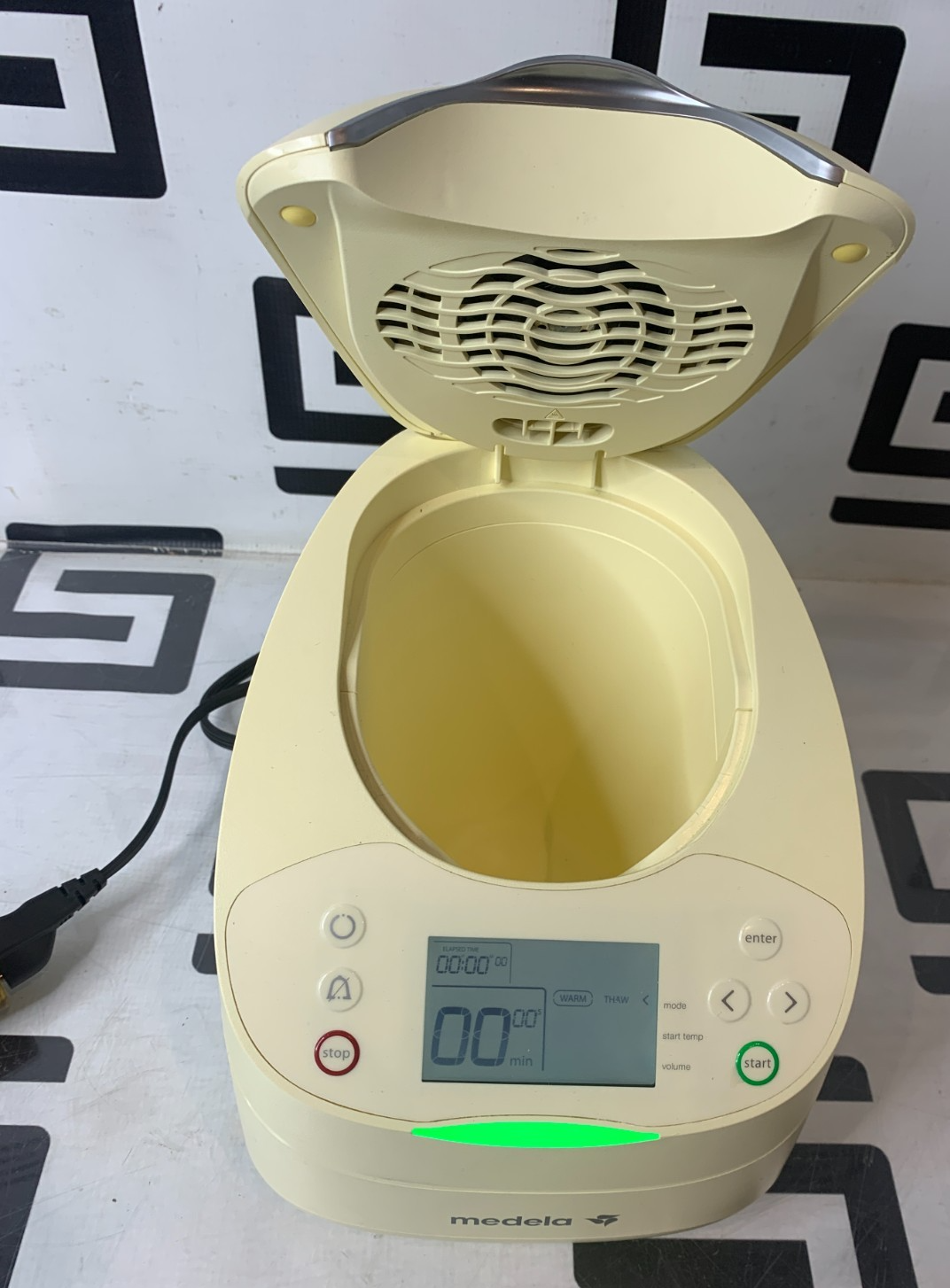 Used Medela Waterless Milk Warmer 87115 Digital Breast Formula Hospital Grade w/ Cord