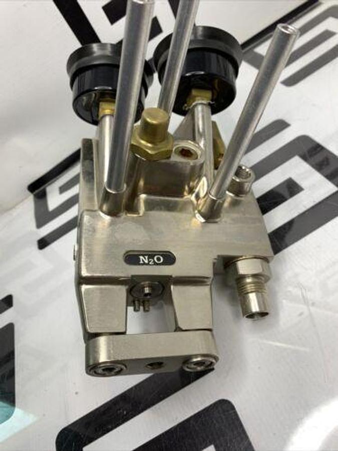 Used Anesthesia Regulator N2O Oxide N Block
