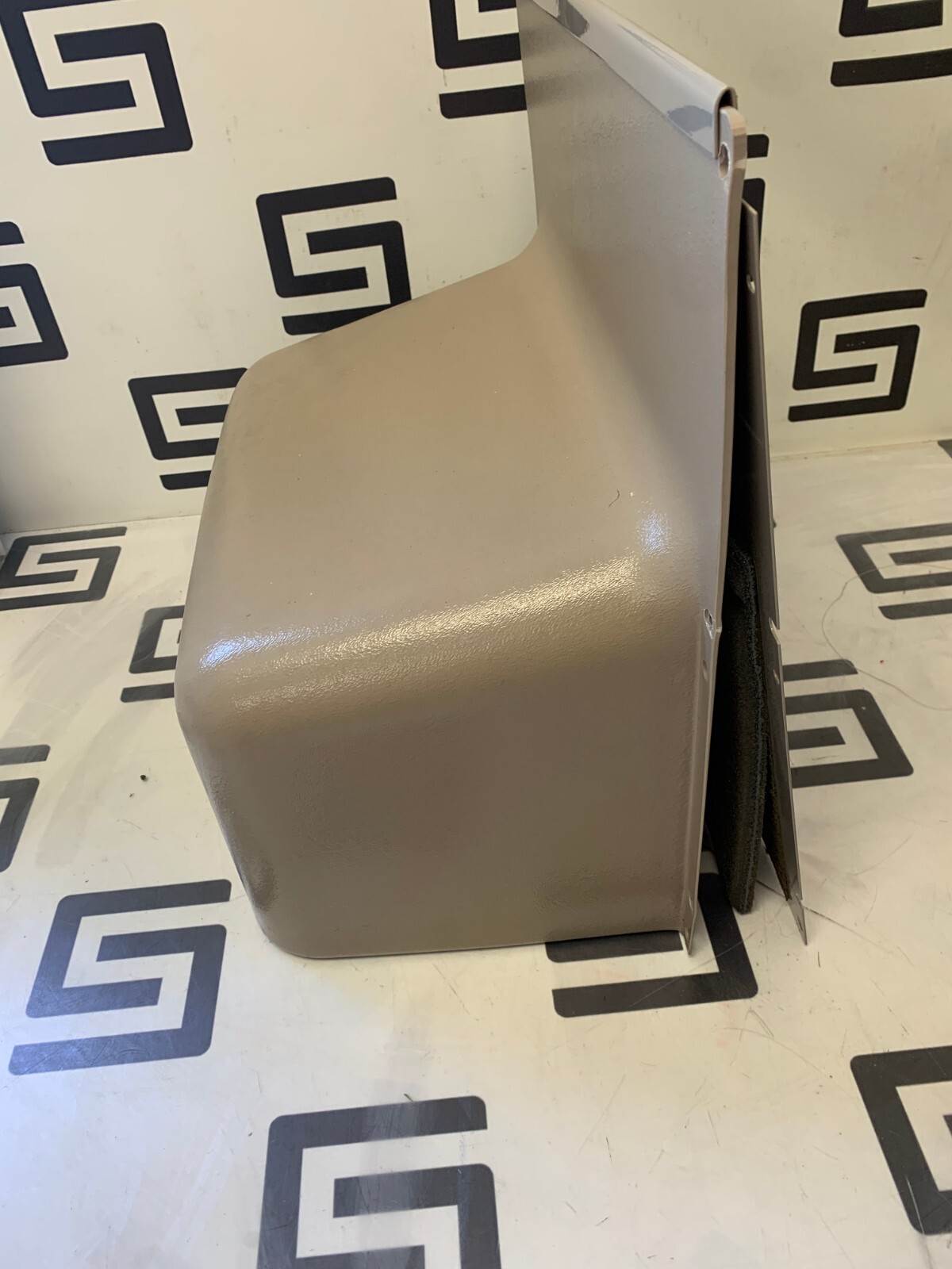 Used NICE Midmark 119 Ritter Evolution 75 Exam Table 029-0354-01 Motor Cover Assembly