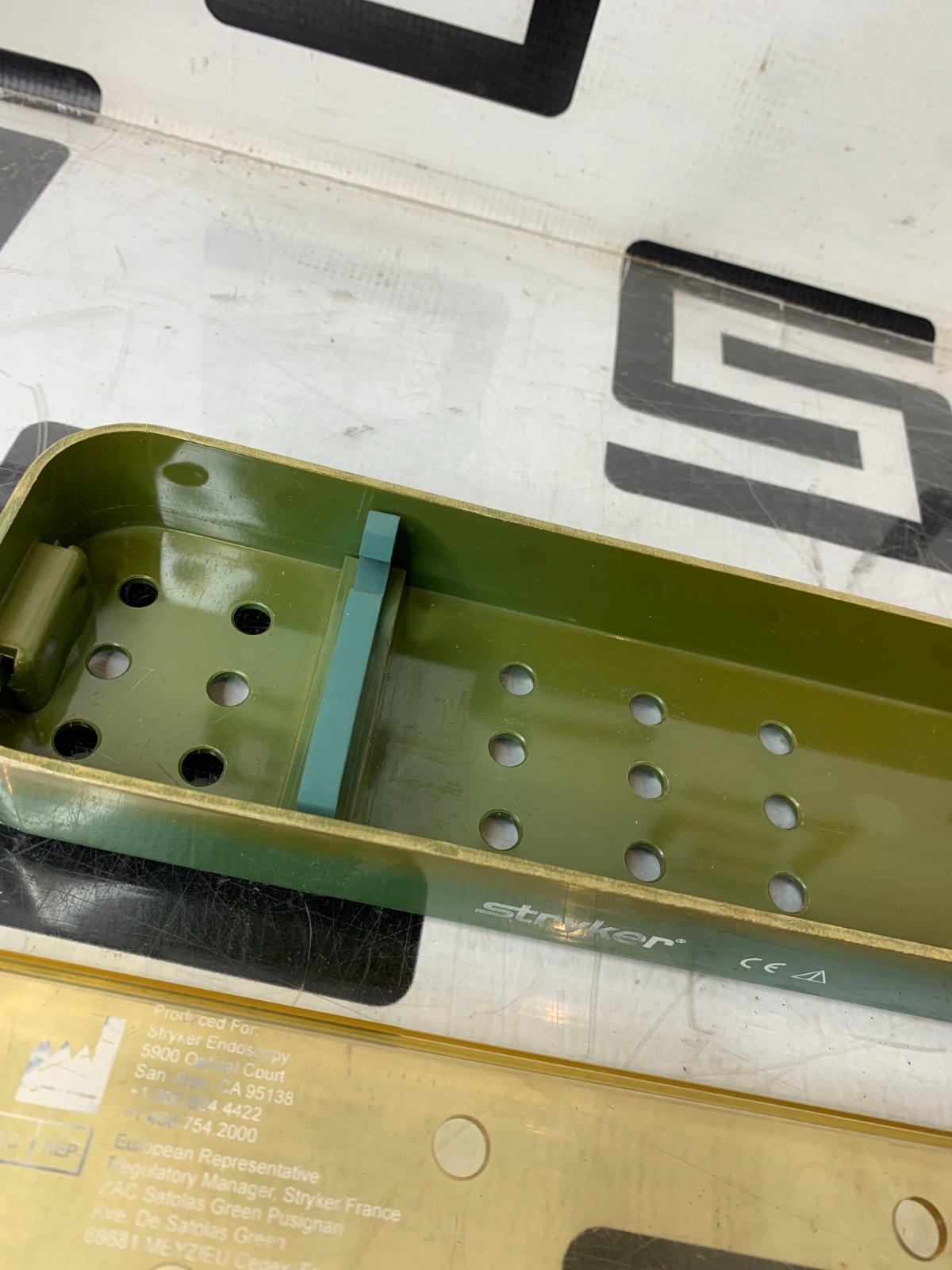 Used Stryker 233-032-108 Laparoscope Sterilization Tray 0233032108 17.5" CRACKED