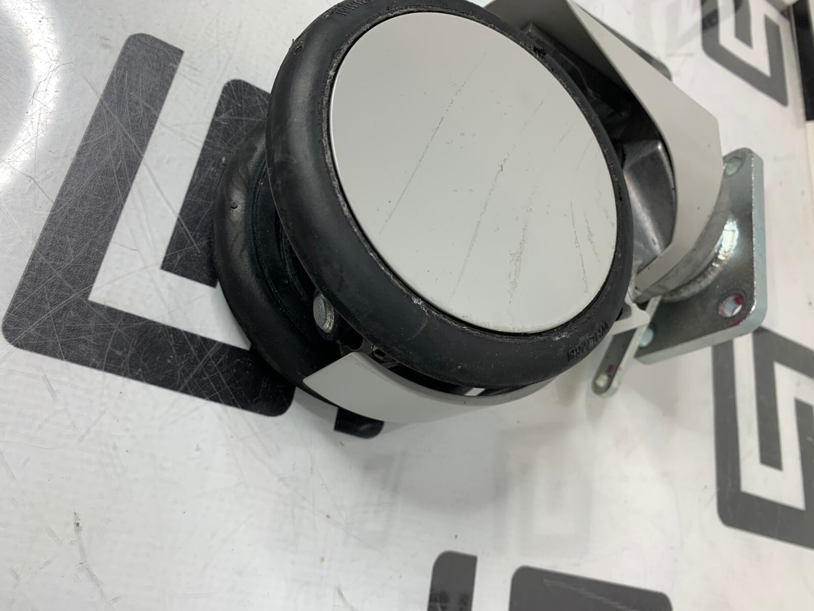 Used PHILIPS IU22 IE33 453561163762 5" REAR WHEEL SH ABS SWIVEL LOCK CASTER W/O BRAKE