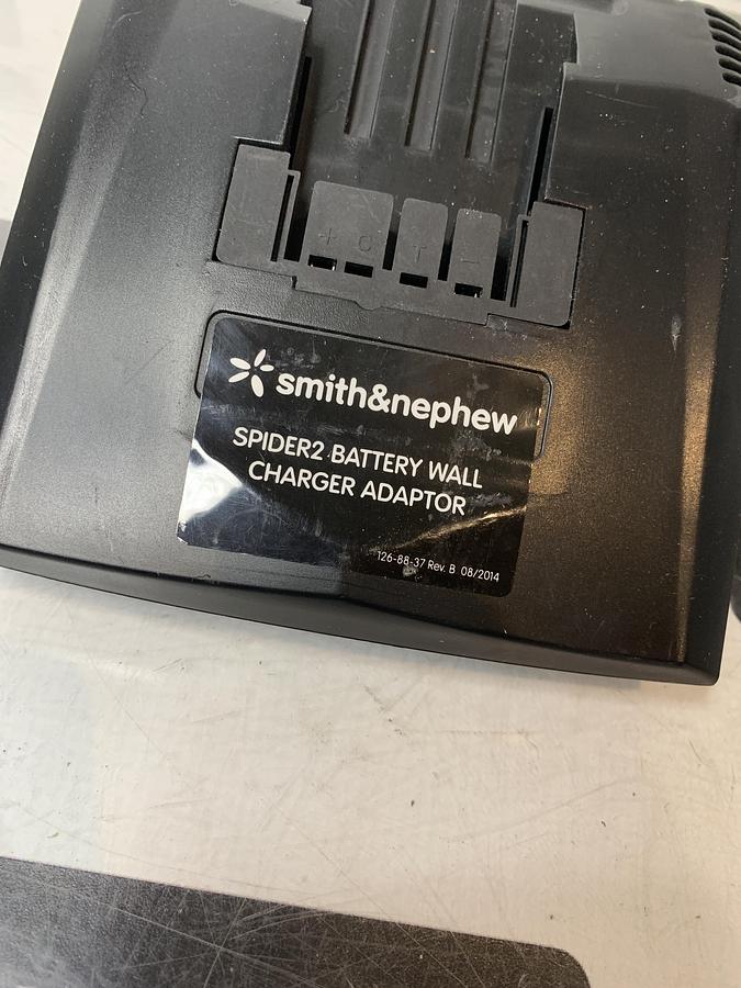 Used Smith & Nephew Spider2 Battery Wall Charger Adaptor w/ Mascot 2215 Charger
