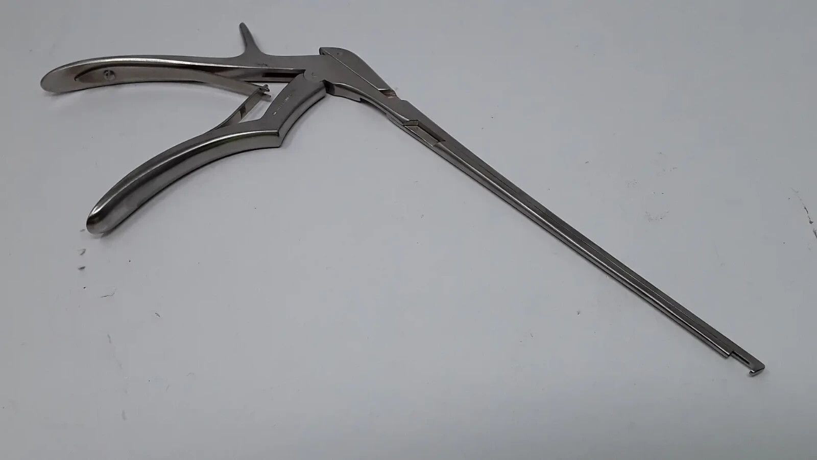 Used V. Mueller Rhoton Punch Kerrison Rongeur 2mm 90° Downbiting NL3785-169 3785-169