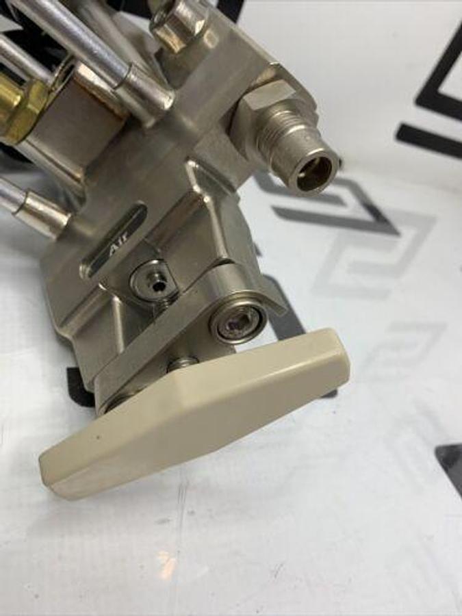 Used Anesthesia Regulator Gauge Air Block