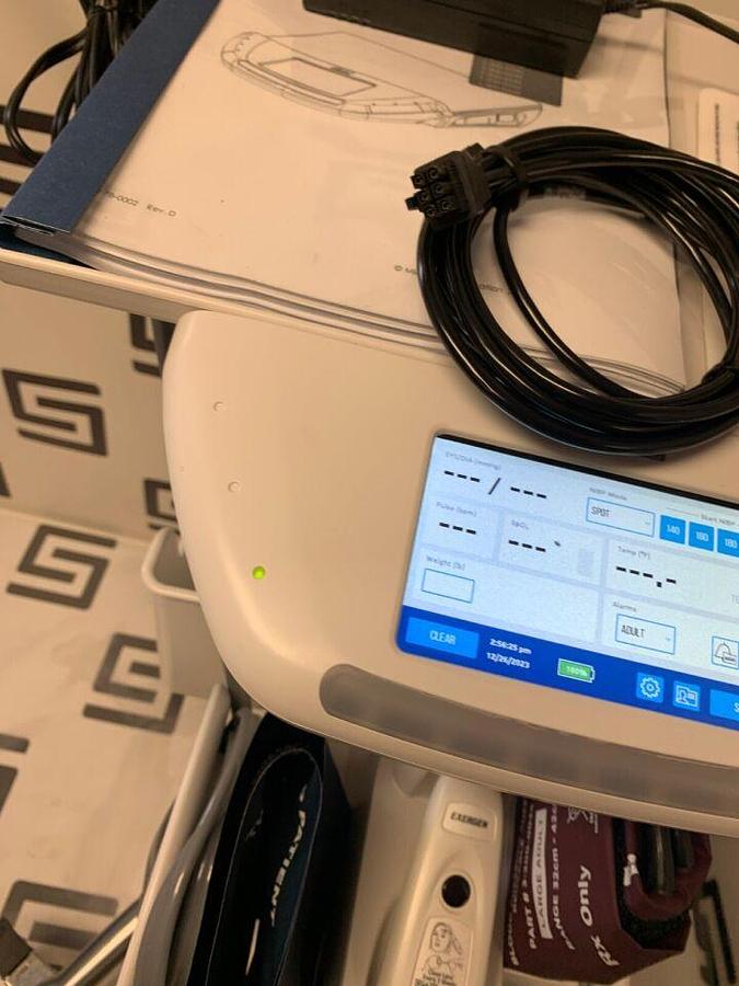 Used IQvitals Zone Monitor Rolling Mobile Stand Cart 200360 w/ TAT-5000