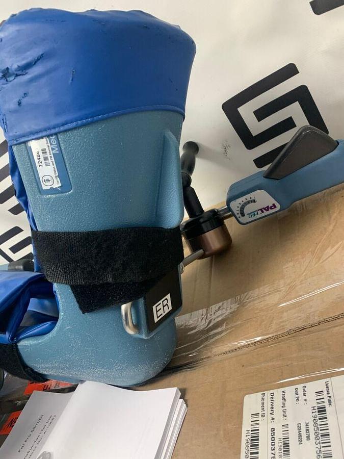 Used Stirrup Set Left   Right   Integrated Surgical Table Clamp