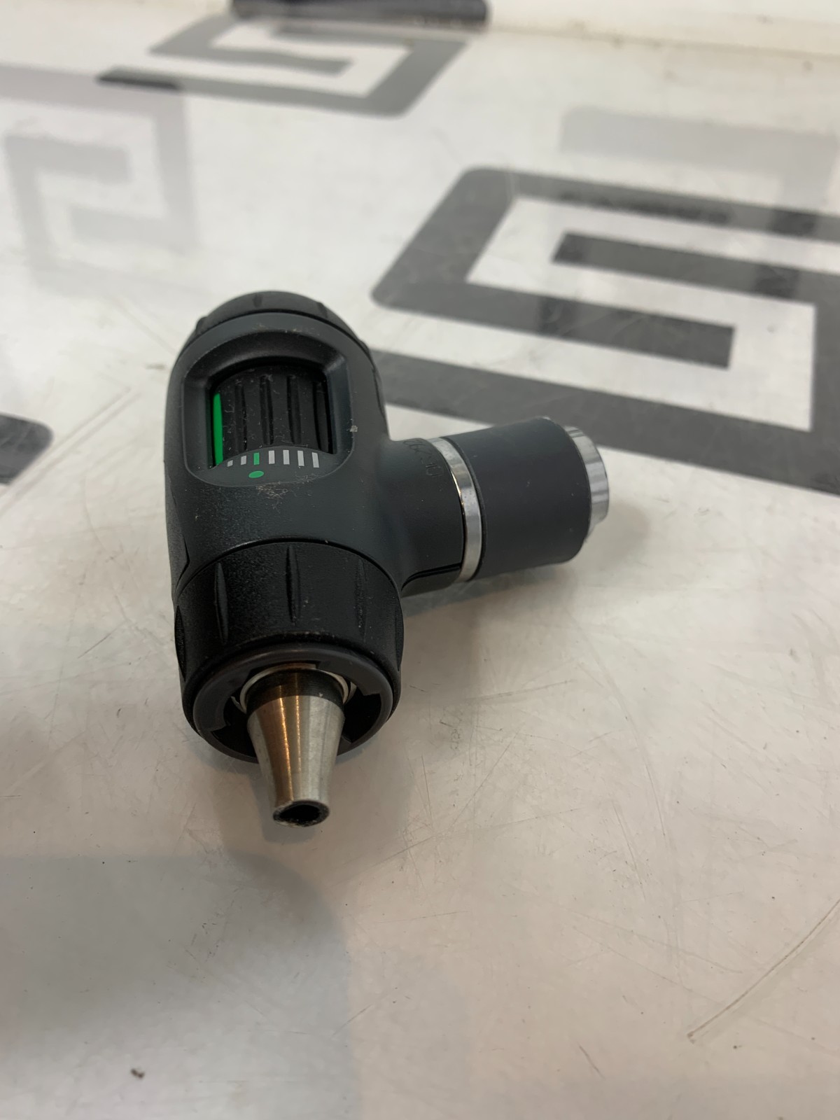 Used Welch Allyn 3.5V Macroview Diagnostic Otoscope 23810 Head Bulb Tested B DENTED