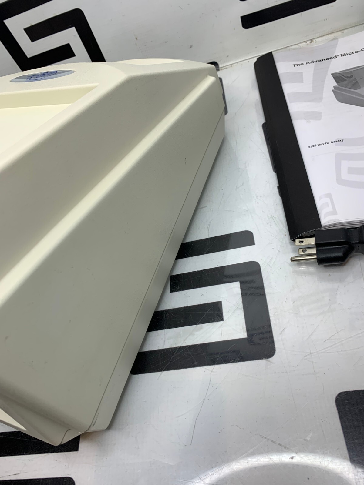 Used Advanced Instruments Model 3320 Osmometer Single Sample Micro-Osmometer A+