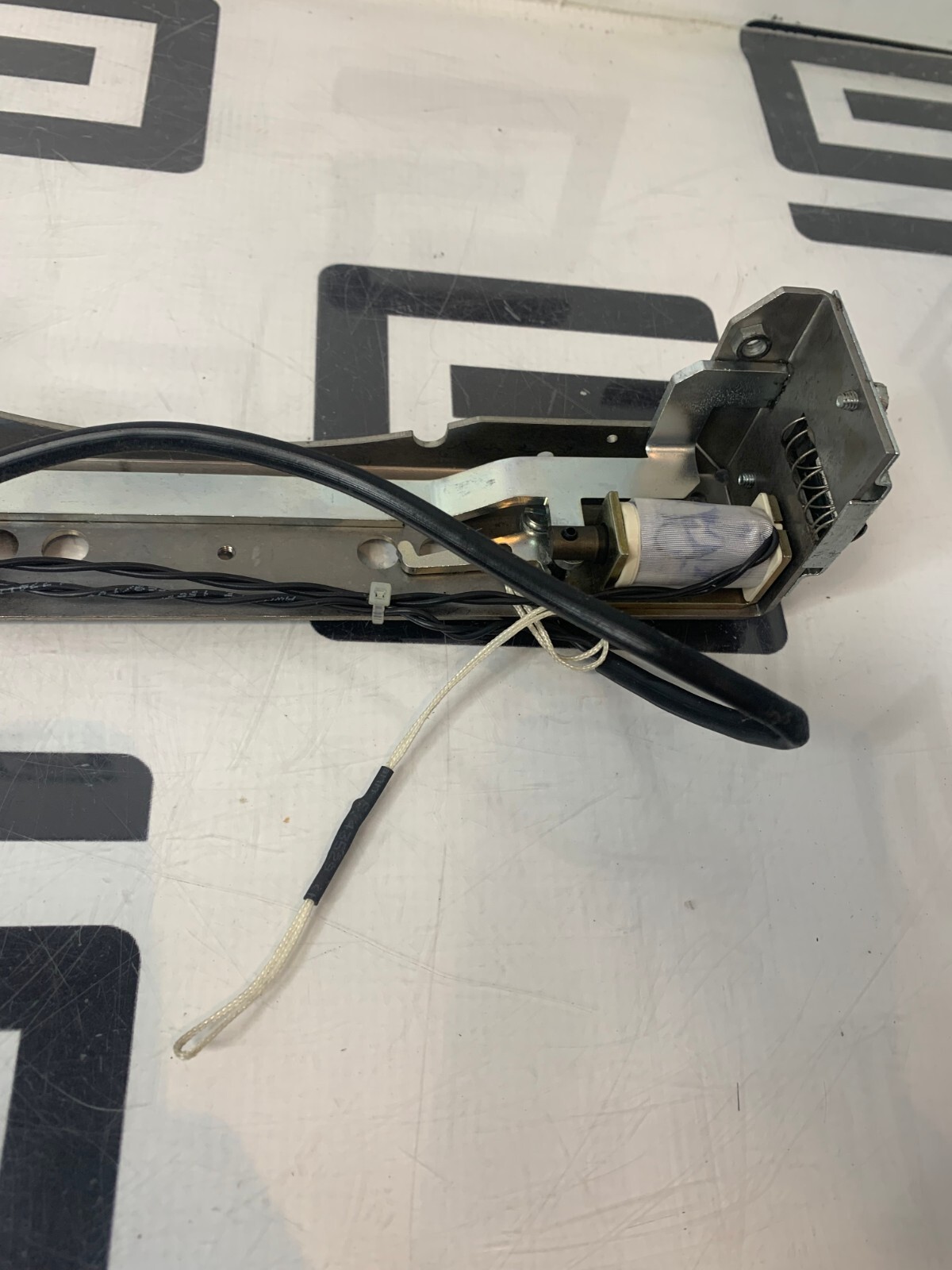 Used Eppendorf 5417R Lid Door Latch Locking Assembly Lock 5417 R  30 Day Warranty