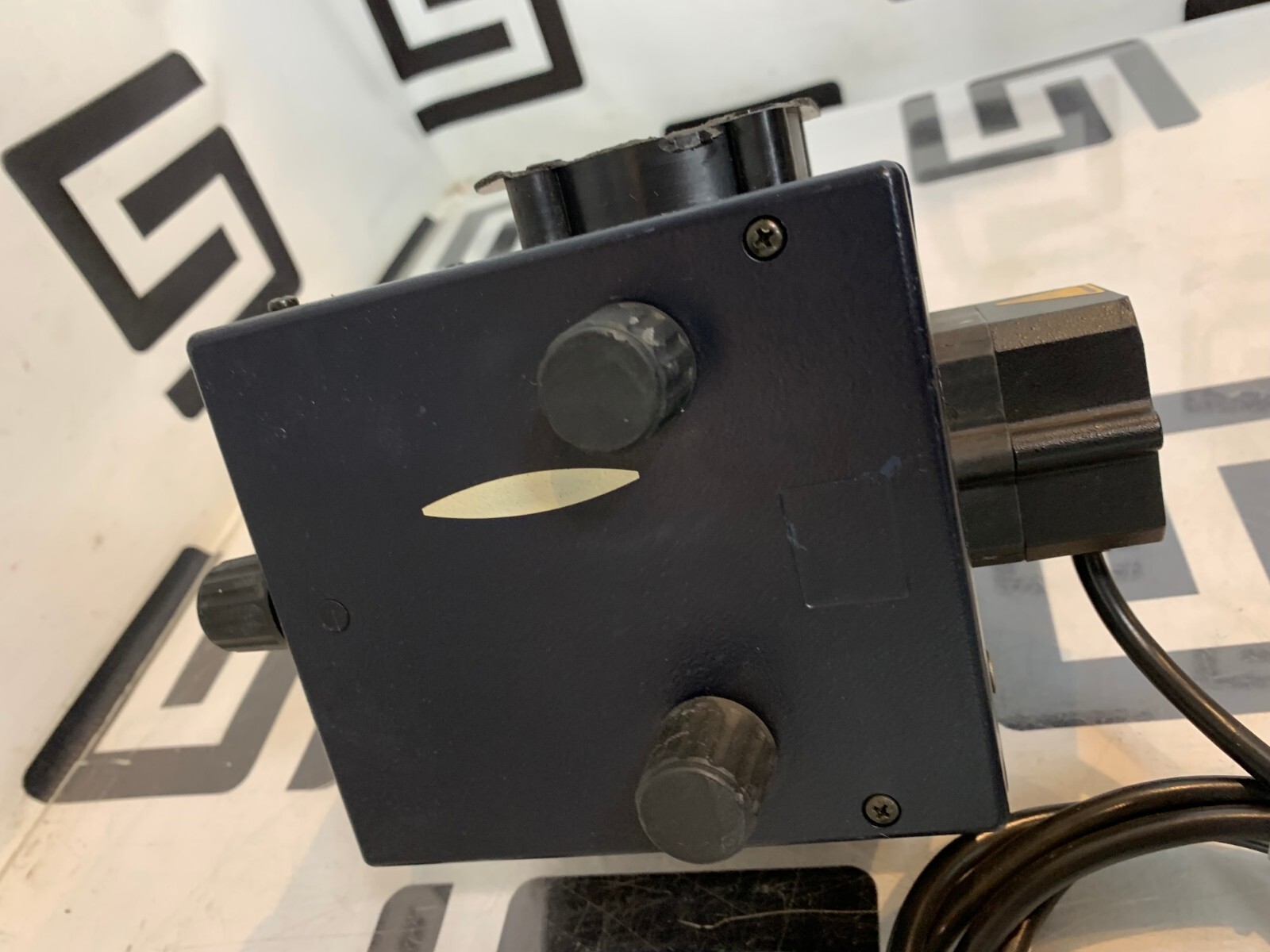 Used Leica Microscope Fluorescent Bulb Holder 7Pin Connector 100W HG Type 307-072.057