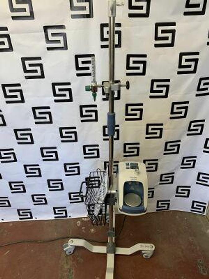 Used FISHER & PAYKEL AIRVO 2 MYAIRVO 2 HUMIDIFIER PT101UK Humidifier NASAL FLOW Humidifier / Heater W/ Mobile Stand Cart O2 Regulator