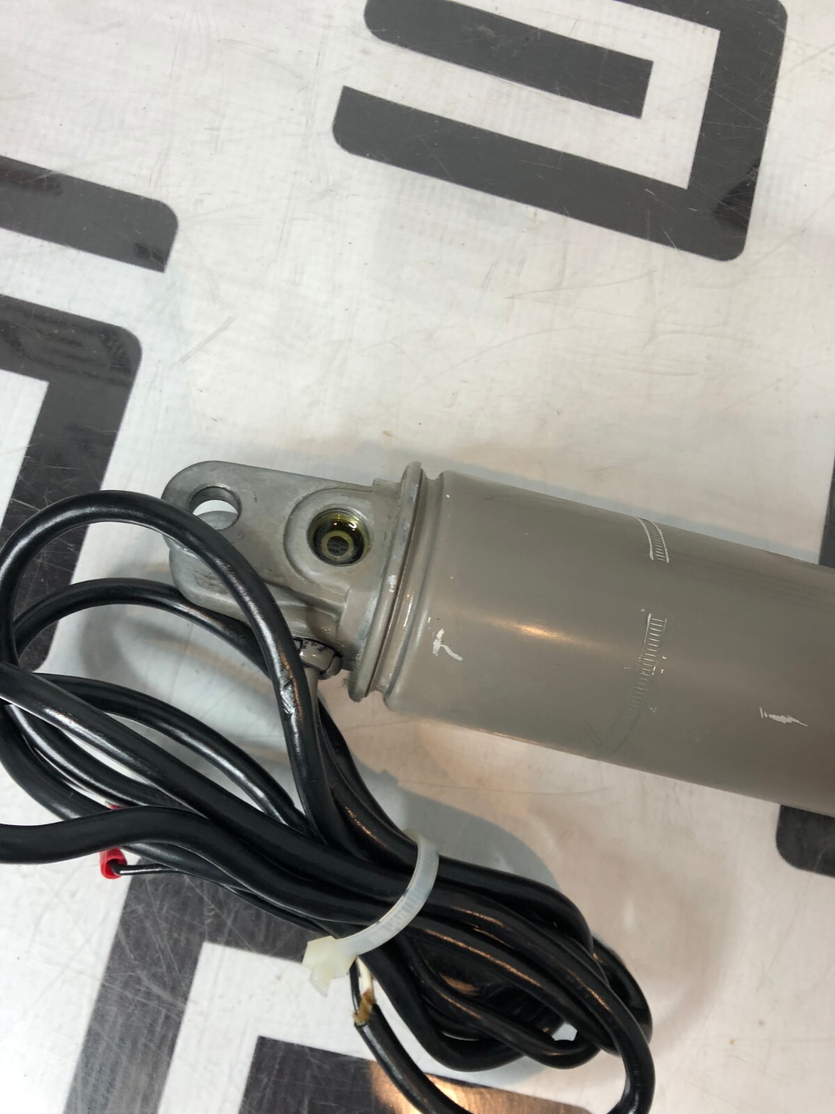 Used Midmark 119 Ritter Evolution 75 Back Foot Chair Cylinder OEM #002-0003-00 MIC065