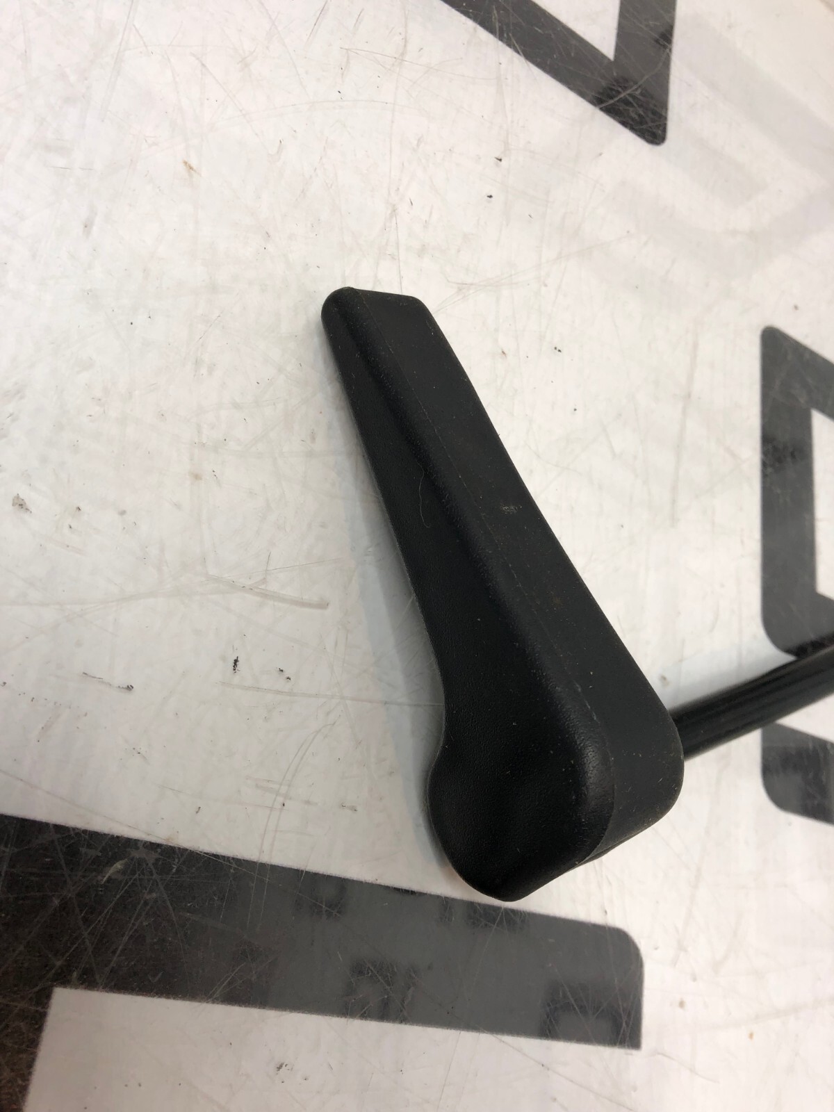 Used MIDMARK RITTER 404 Exam Table Right Hand Handle Assembly RH 053-0230-00 7 Shaft