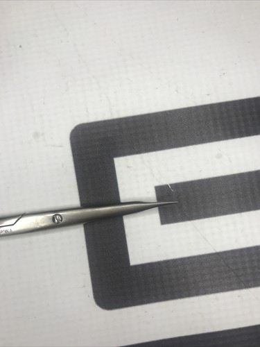 Used V. Mueller VINI CH5677-9 Scissors 30 Day Warranty CH 5677-9