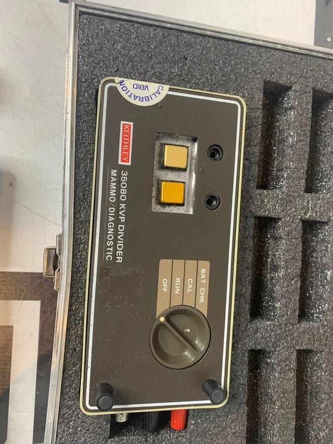 Used Keithley Fluke 35080A kVp Divider Xray Meter   Case    BATTERY