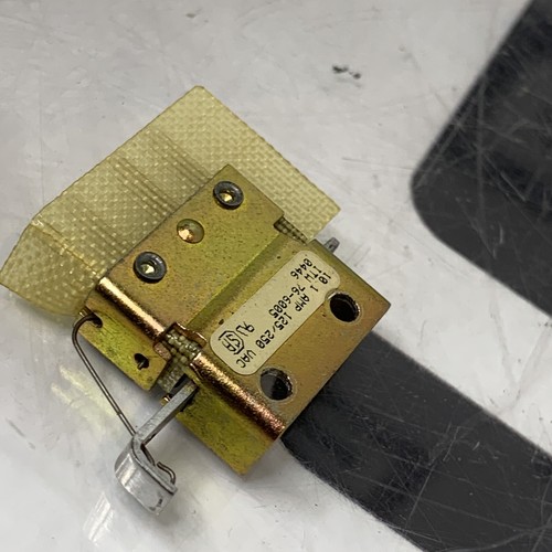 Used ITW Switches 76-6005 Door Interlock Safety Switch SPDT-DB Bottom Solder Terminal