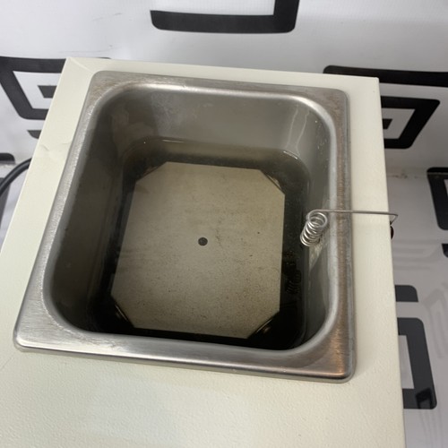 Used Thermo Precision 280 Series 2829 Microprocessor 2.5L  0.7Gal Water Bath 51221046