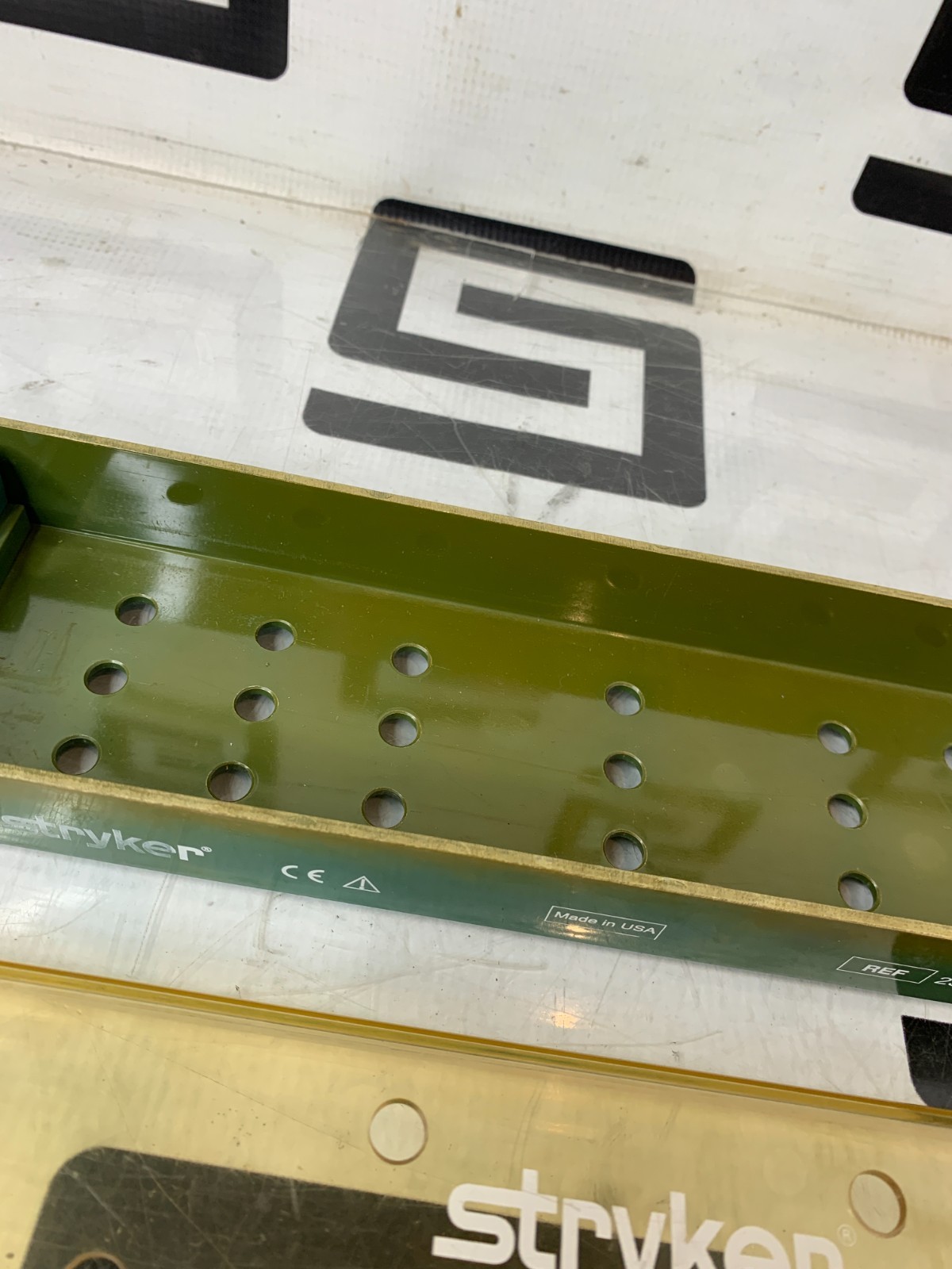 Used Stryker 233-032-108 Laparoscope Sterilization Tray 0233032108 17.5" CRACKED