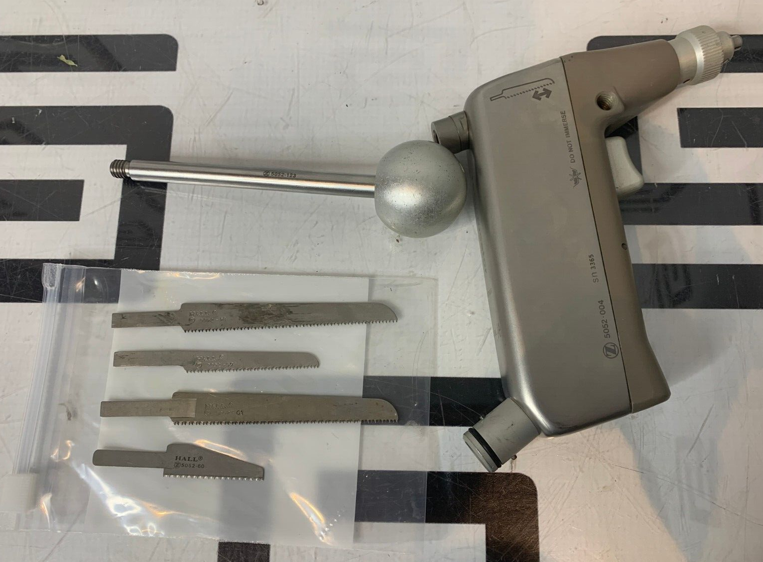 Used Amsco Zimmer Hall 5052-004 Orthopedic Orthair Air Reciprocator Saw & 4 Blades