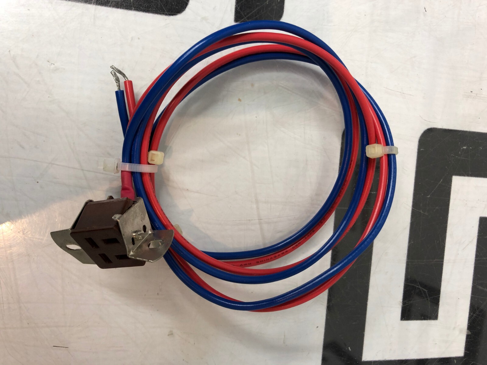 Used Nikon Diaphot TMD Microscope Lamp House Illuminator Light Receptical Plug Tested