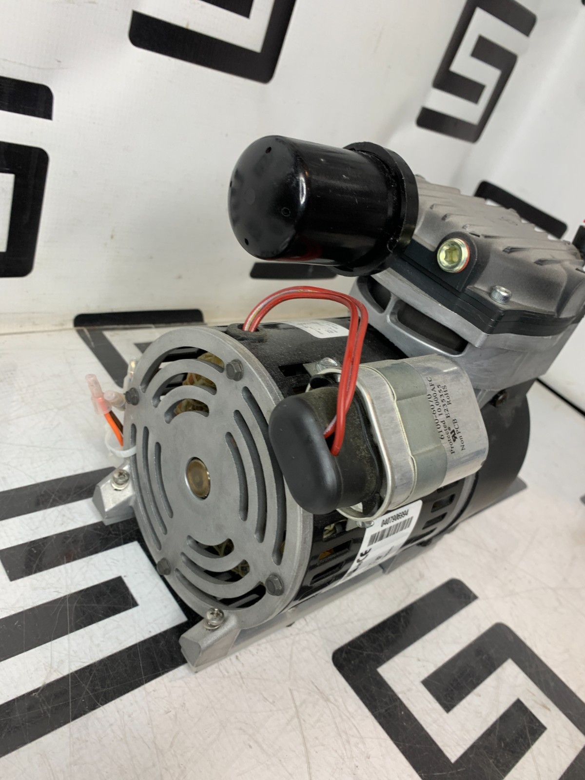 Used GAST 74R130-P101D-H203X Vacuum Piston Pump FASCO 185B1 7185-0229 1/4HP 100PSIG