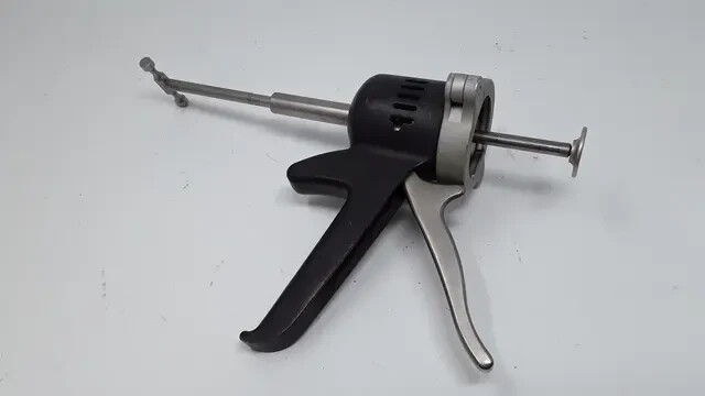 Used Zimmer 5069-08 Power-Flo Bone Cement Injector