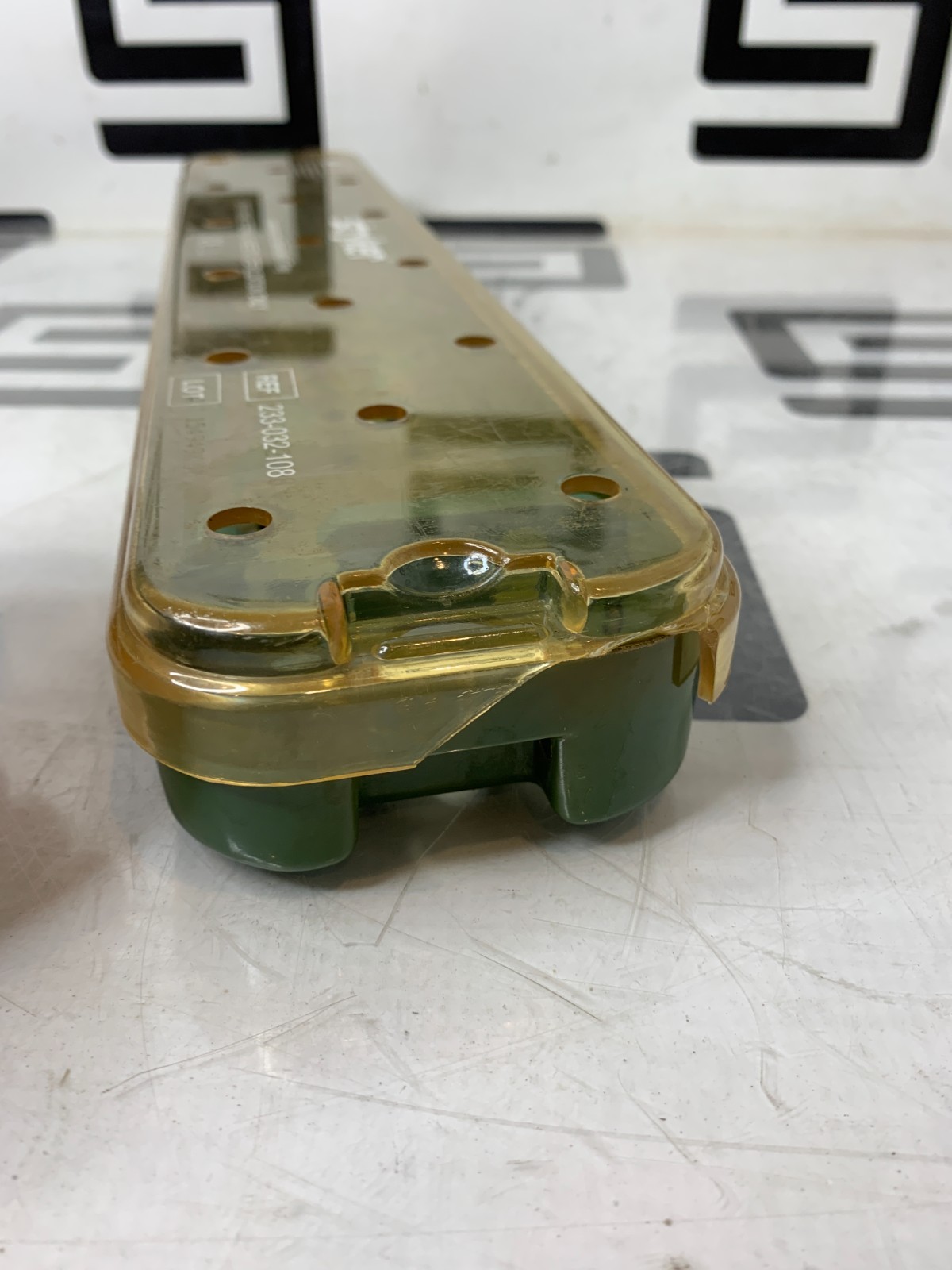 Used Stryker 233-032-108 Laparoscope Sterilization Tray 0233032108 17.5" CRACKED