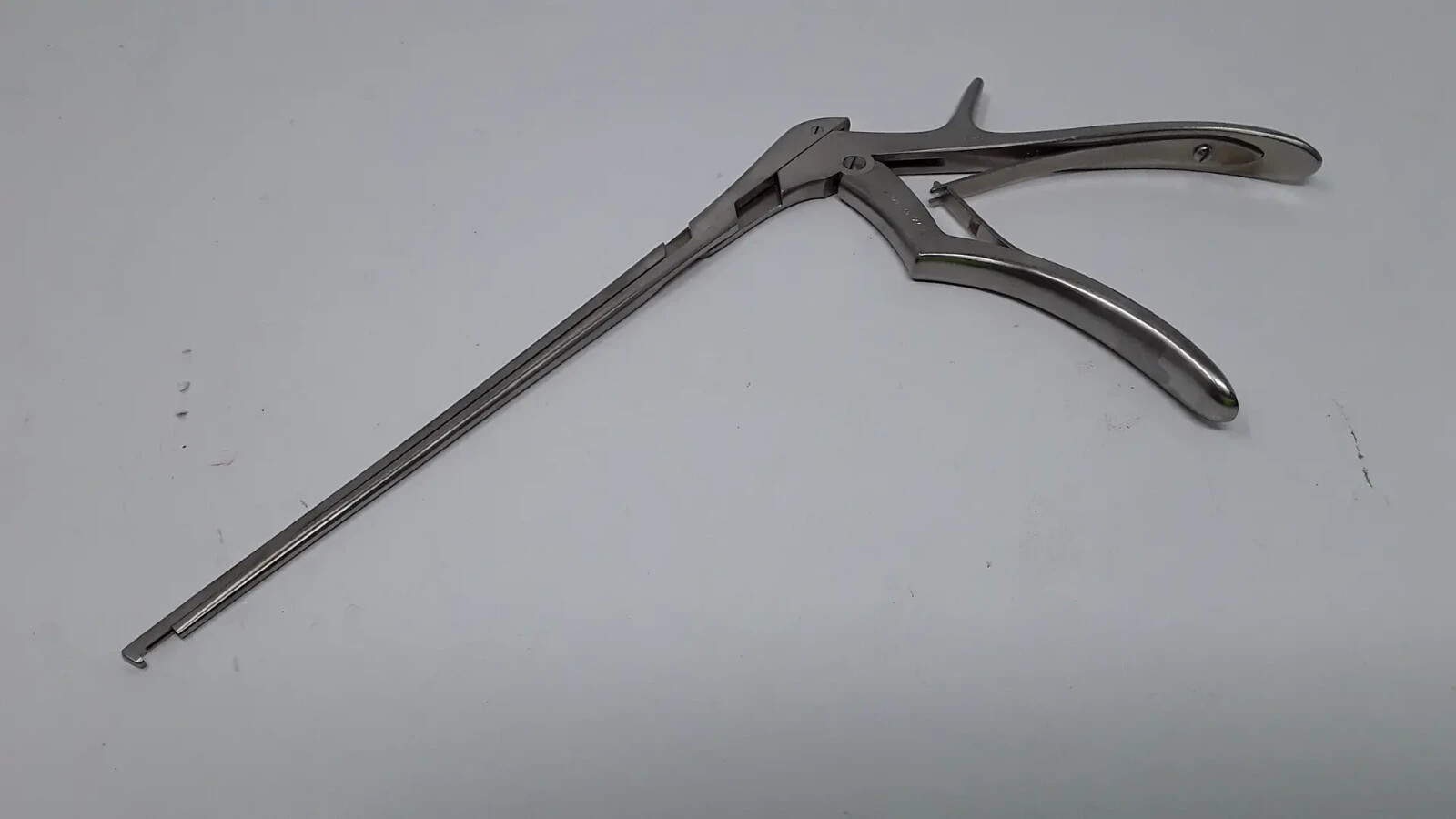 Used V. Mueller Rhoton Punch Kerrison Rongeur 2mm 90° Downbiting NL3785-169 3785-169