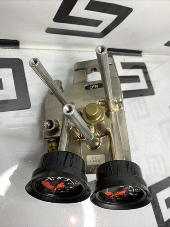 Used Anesthesia Regulator N2O Oxide N Block