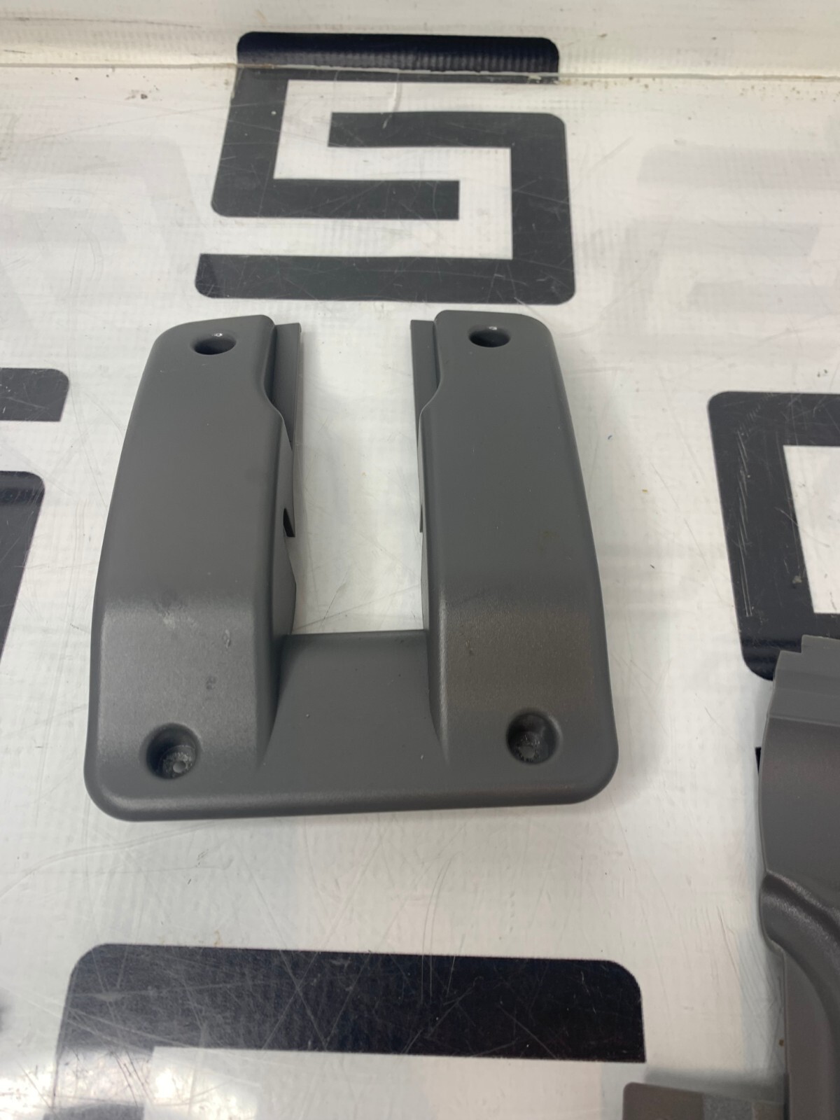 Used Zonare Z.One 19" FPM1028 Monitor Ultra Flatscreen LCD 30 Day Warranty