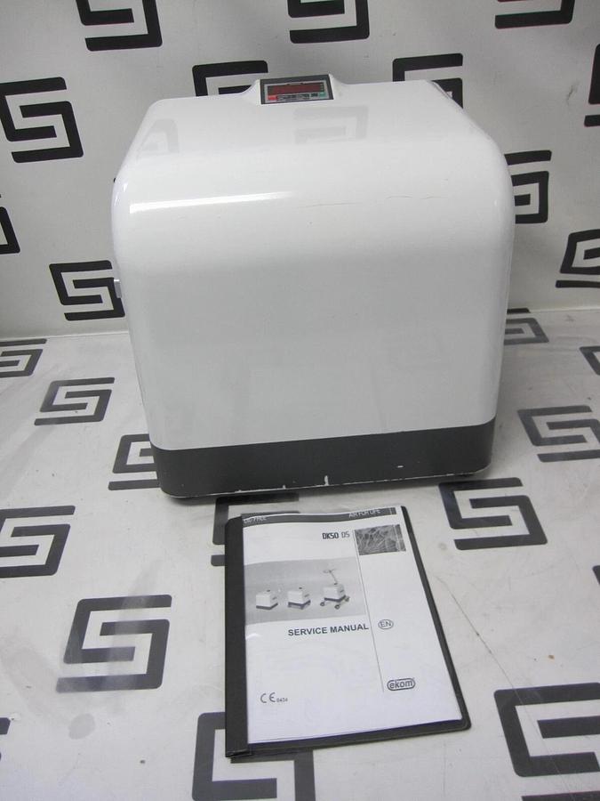 Used Ekom DK50 DS SMART Medical Artificial Ventilation Air 2 Liter 1479 hrs W/ STAND