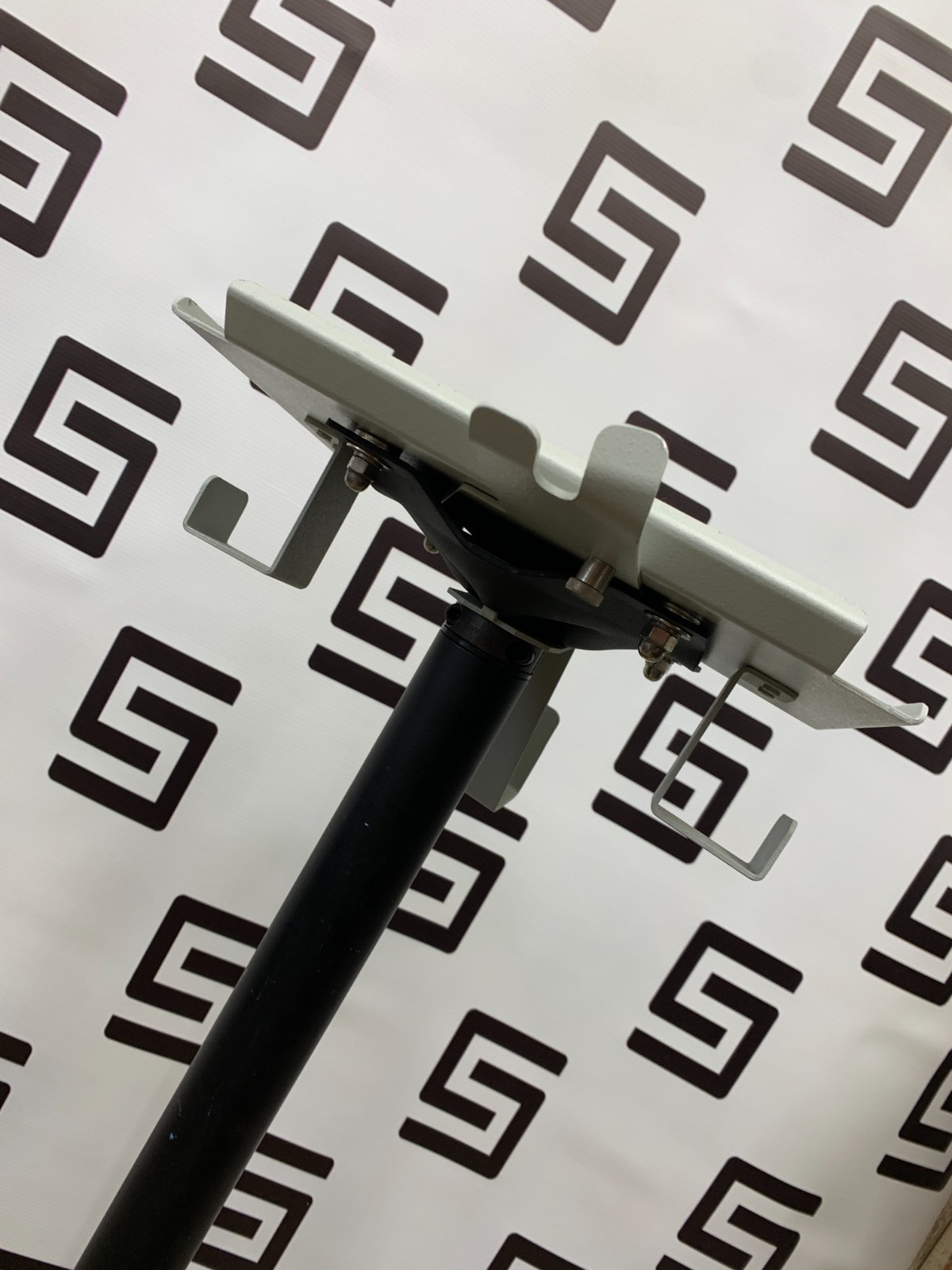 Used Luxtec 9300 XSP Mobile Stand Rolling Floor 001400 Luxtec Light Source 9300XSP