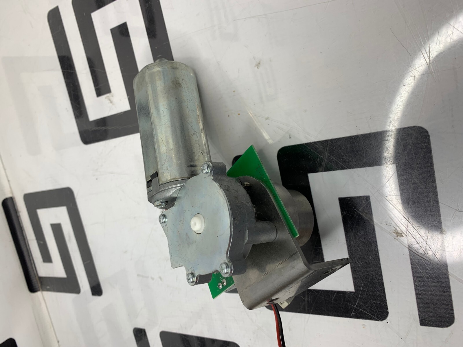 Used Thermo Sorvall LEGEND RT Centrifuge Door Lid Latch Assembly Lock 20149 56774-1