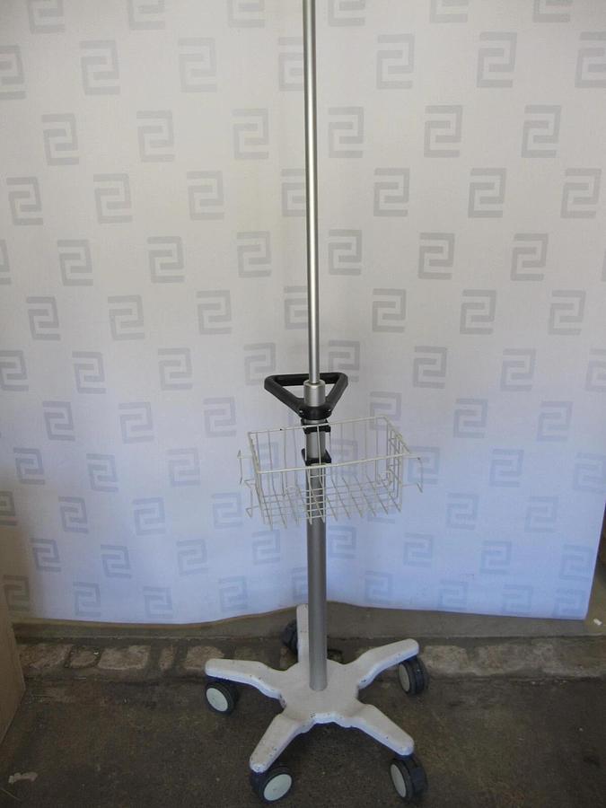 Used Vapotherm Precision Flow Rolling Stand with basket