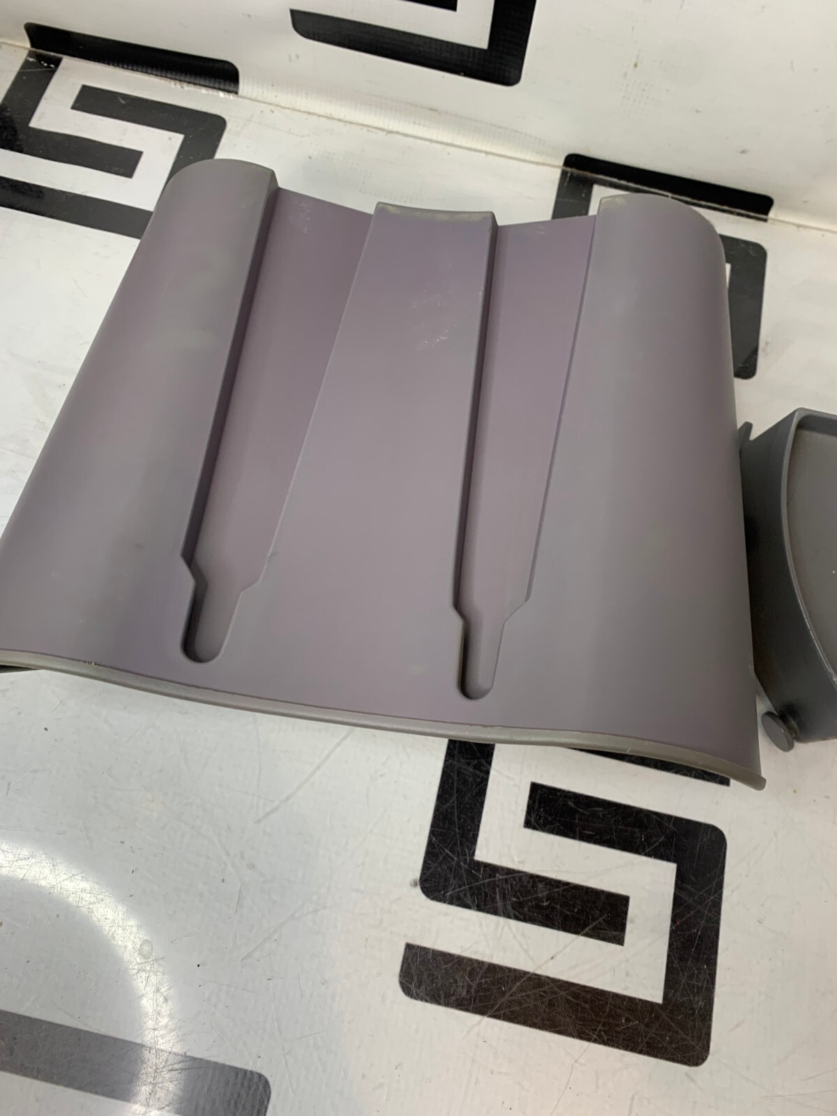 Used ZONARE Z.ONE SMART CART Diagnostic Ultrasound System 33575-00 Holder Basket