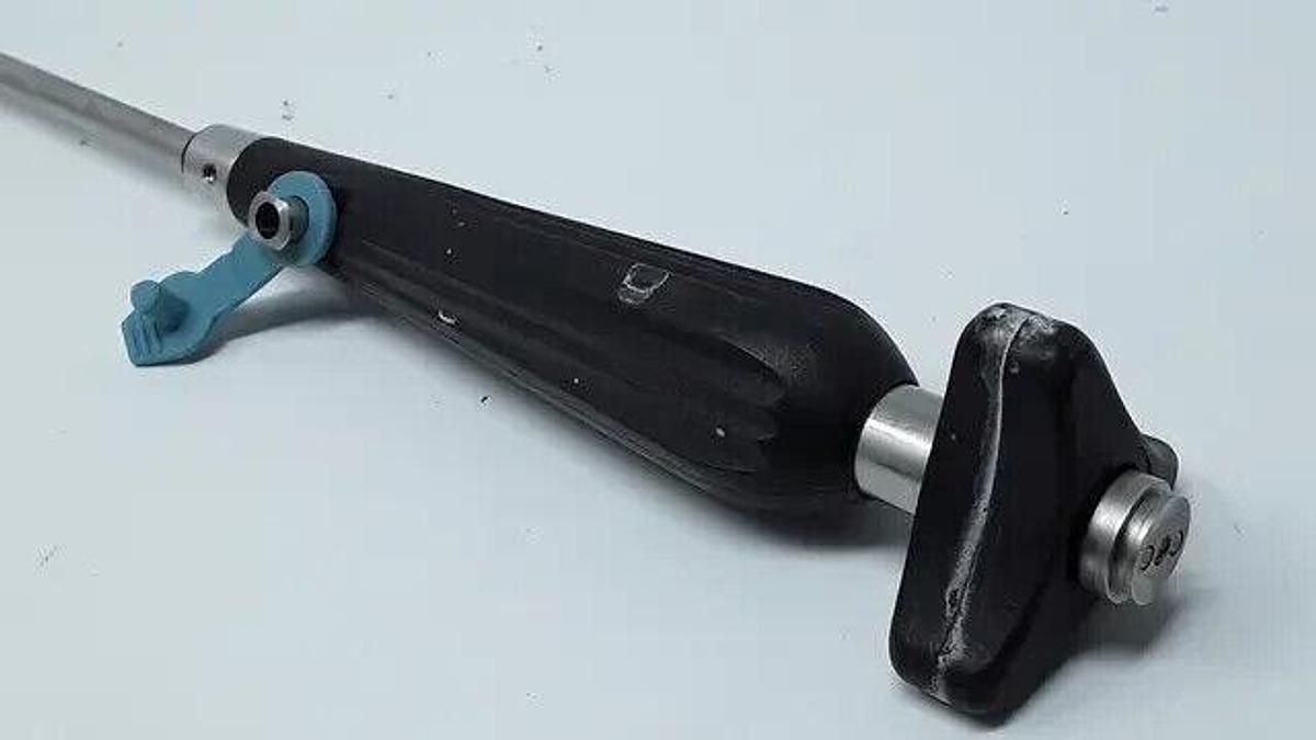 Used Surgical Laparoscopic ngular Articulating Retractor