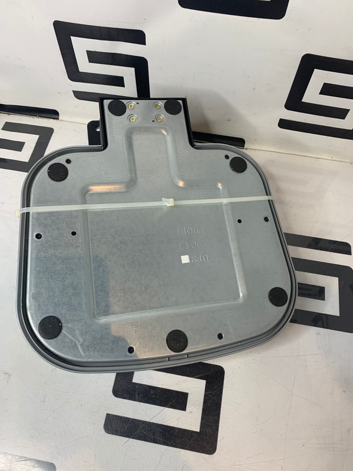 Used Universal Monitor Stand HP LA1951G 27”+ LCD Height Adjustable VESA mount 100x100