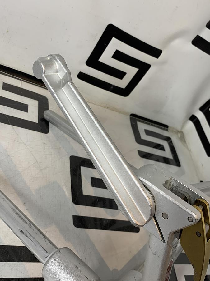 Used Integra Mayfield A-2101 Ultra Base Unit w/ Transtional Member A2101