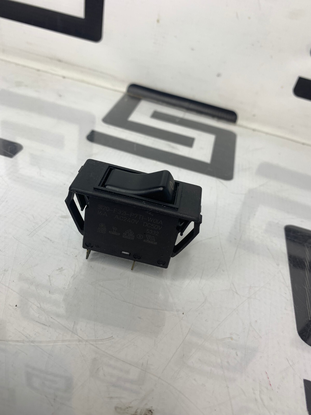 Used Sorvall LEGEND RT On/Off Power Switch E-T-A Circuit Breaker Rocker ETA 20180671