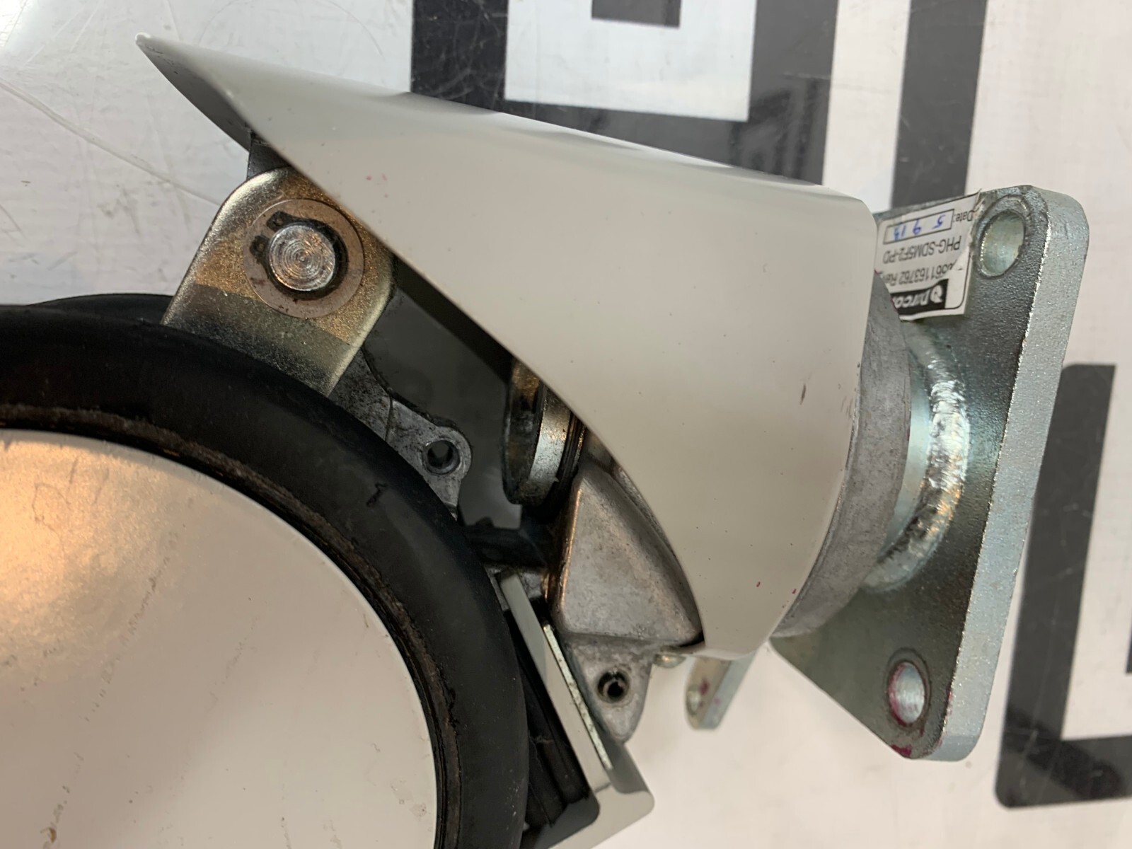 Used PHILIPS IU22 IE33 453561163762 5" REAR WHEEL SH ABS SWIVEL LOCK CASTER W/O BRAKE