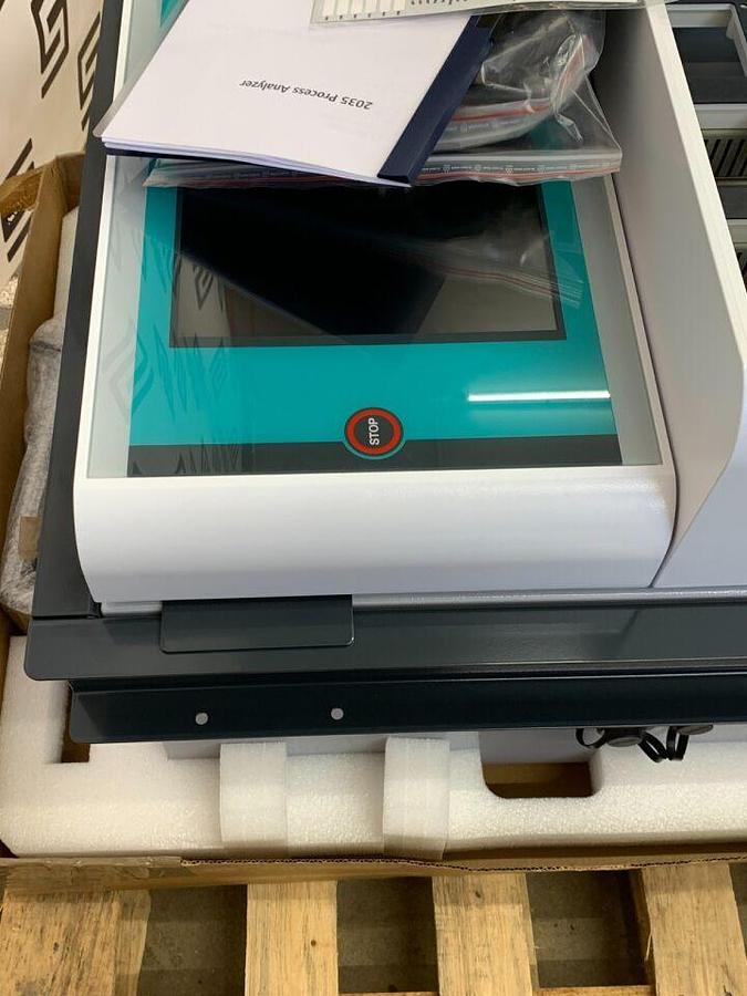 Used 2035 Process Analyzer Versatile Wet Chemical Analysis Photometric