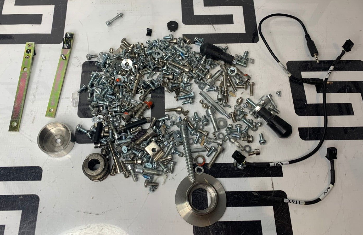 Used Gendex Orthoralix DDE 9200 Pan Dental XRay Hardware Bolt Screw