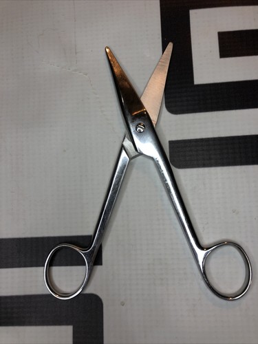 Used V. Mueller XRDZ10 SU 1860 Scissors 30 Day Warranty SU1860