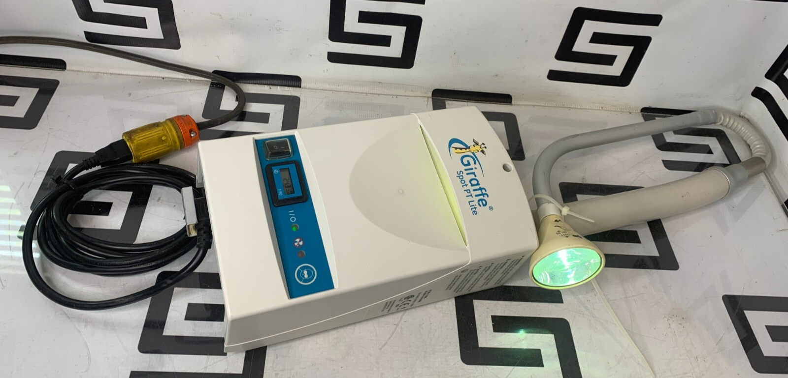 Used Ohmeda Giraffe Spot PT Lite Phototherapy Bili Light System 6600-0845-800 W/ BULB